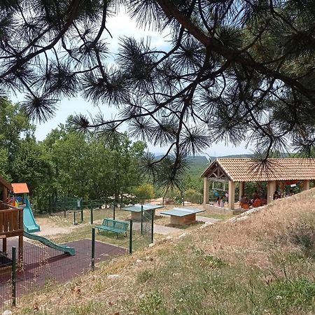 Maisonnette En Residence Avec Piscine Et Tennis Saint-Vallier-de-Thiey Exterior photo