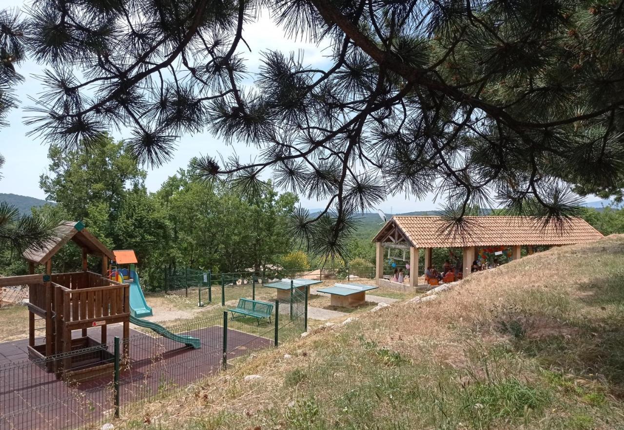 Maisonnette En Residence Avec Piscine Et Tennis Saint-Vallier-de-Thiey Exterior photo